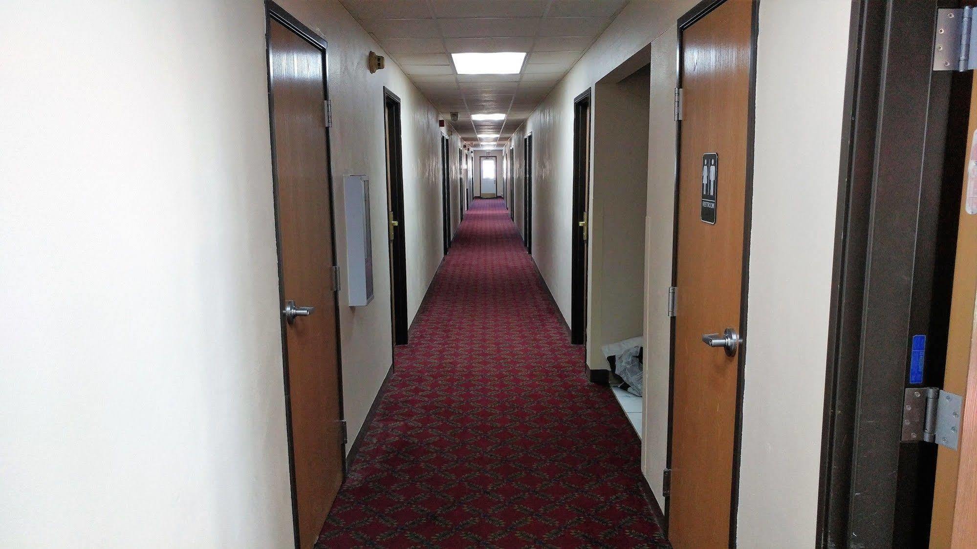 Red Carpet Inn - Windom Екстериор снимка